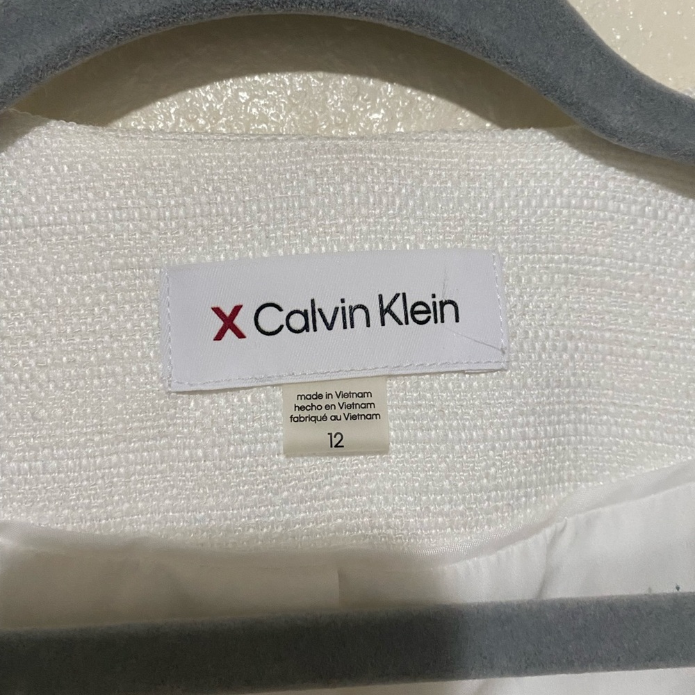 Calvin Klein Women's X-Fit Cropped Blazer - Picture 3 of 5